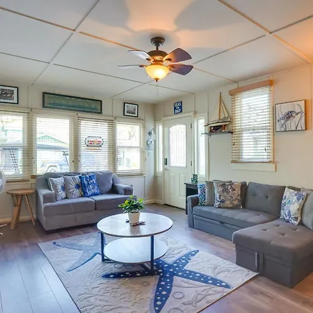 Historic Nautical Retreat Steps From Beach And Bites Avalon Exterior photo