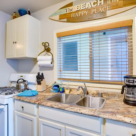 Historic Nautical Retreat Steps From Beach And Bites Avalon Exterior photo