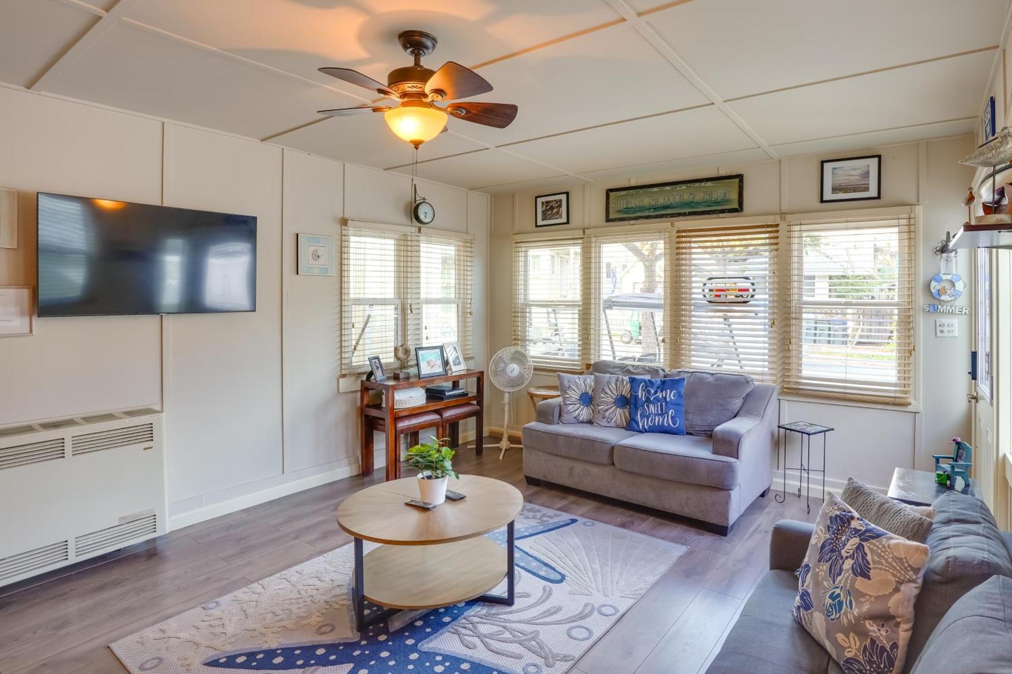 Historic Nautical Retreat Steps From And Bites